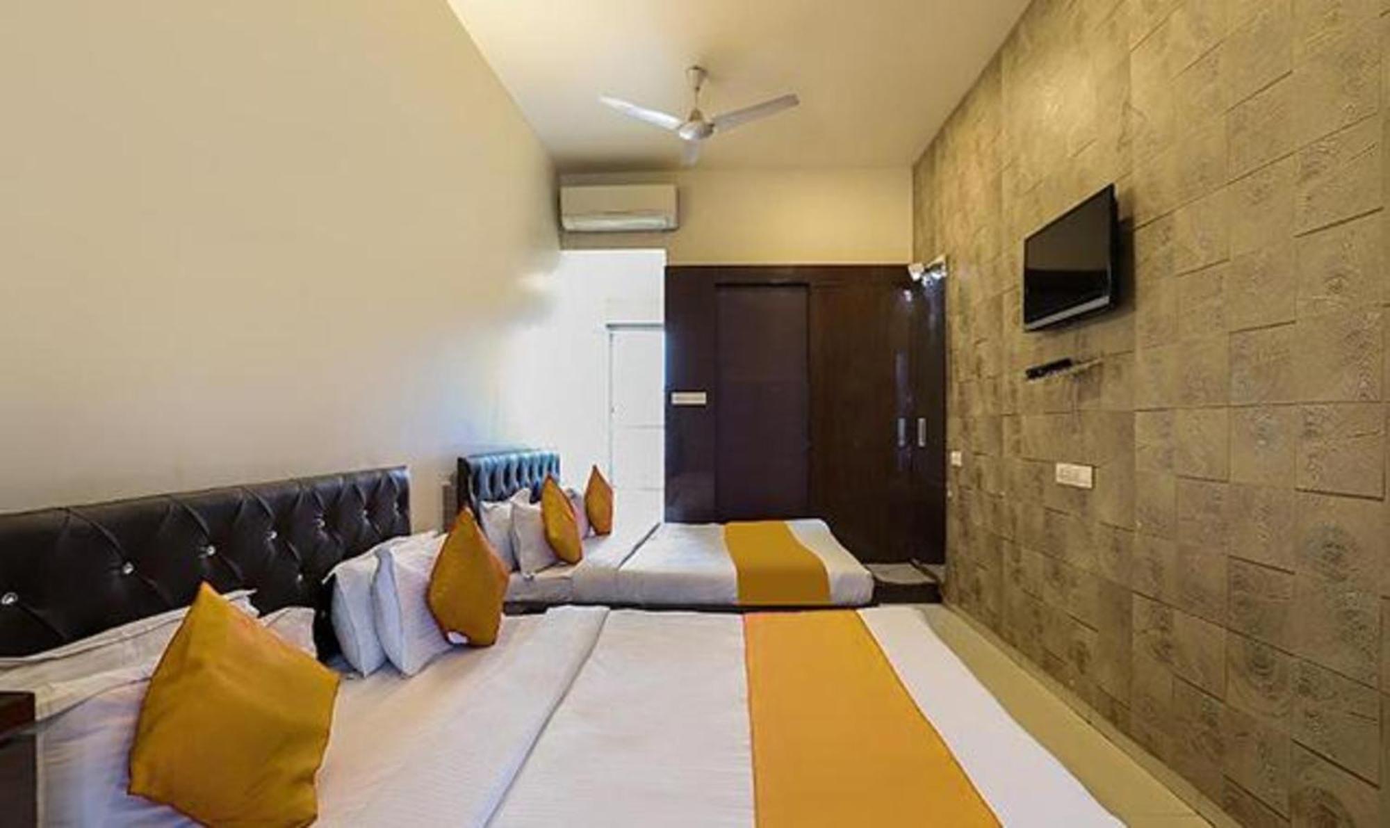 Hotel O Marigold Surat Zewnętrze zdjęcie